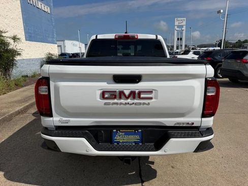 Used 2024 GMC Canyon AT4 w/ AT4 Premium Package AWD/4WD image 4