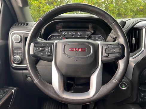 Used 2020 GMC Sierra 1500 SLT RWD image 25