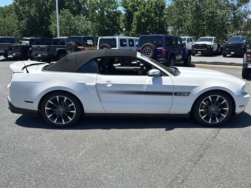 Used 2011 Ford Mustang GT Premium w/ Electronics Pkg RWD image 6