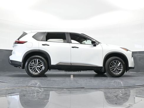 Used 2024 Nissan Rogue S image 55