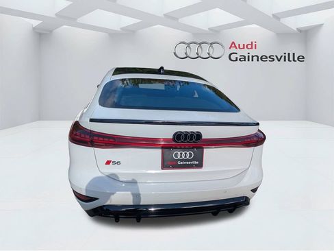 Used 2025 Audi S6 e-tron Premium Plus w/ Premium Plus AWD/4WD image 7