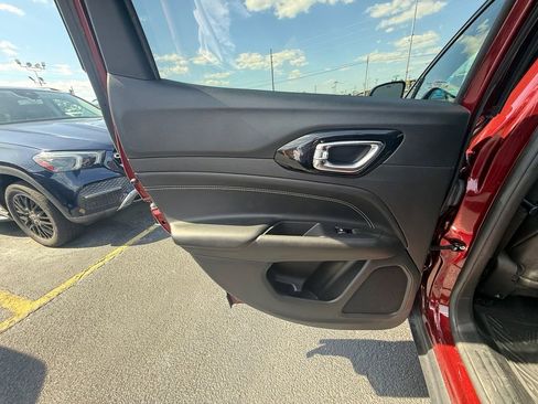 Used 2022 Jeep Compass Latitude AWD/4WD image 18