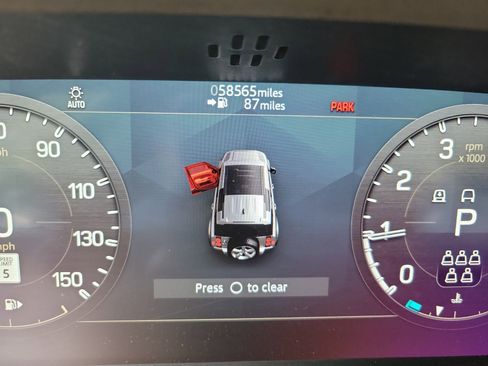 Used 2020 Land Rover Defender 110 First Edition image 17