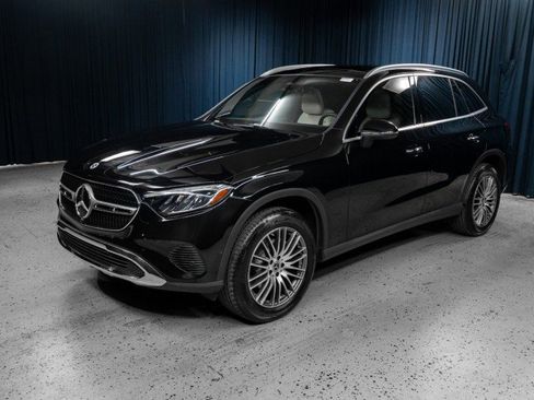 Certified 2026 Mercedes-Benz GLC 300 image 1