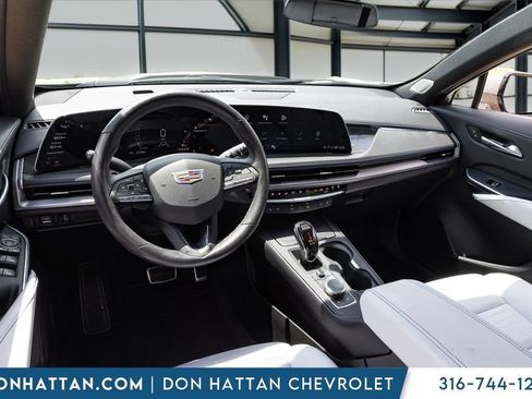 Used 2024 Cadillac XT4 Sport FWD image 13
