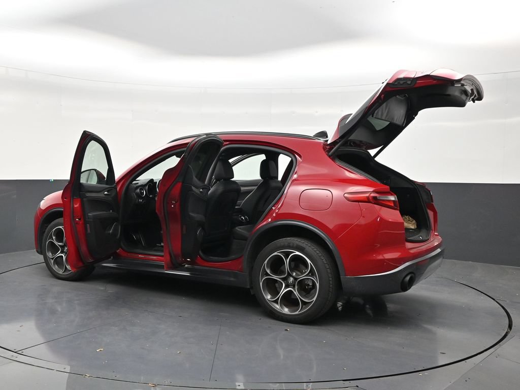 Used 2022 Alfa Romeo Stelvio Ti w/ Active Assist Plus Package AWD/4WD image 30
