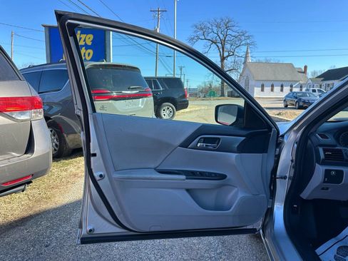 Used 2014 Honda Accord LX image 16