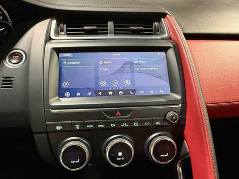 Used 2019 Jaguar E-PACE R-Dynamic SE image 39