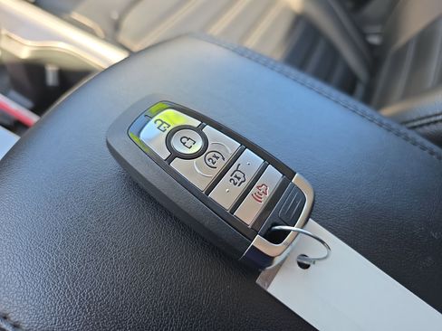 Used 2024 Ford Edge SEL w/ Convenience Package image 35