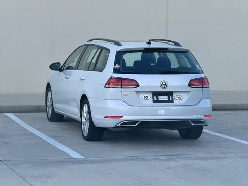 Used 2019 Volkswagen Golf SE FWD image 5