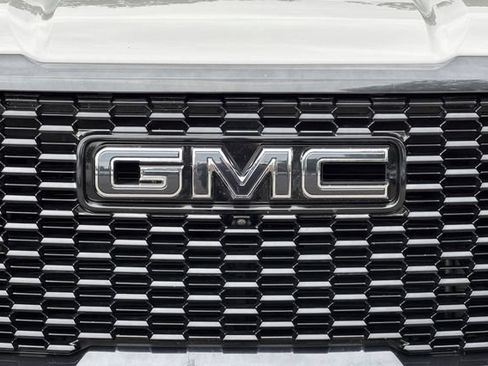 Used 2023 GMC Yukon Denali Ultimate AWD/4WD image 49