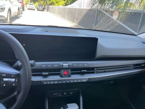 Used 2025 Kia K4 FWD image 17