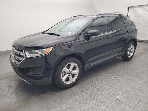 Used 2018 Ford Edge SE FWD image 2