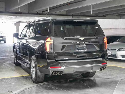 Used 2025 Chevrolet Suburban Premier RWD image 24