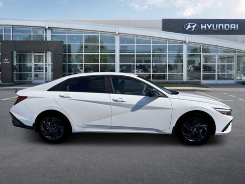 New 2026 Hyundai Elantra Sport FWD image 9