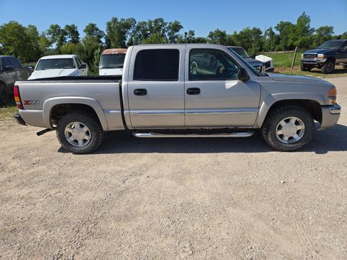 Used 2004 GMC Sierra 1500 SLT w/ Off-Road Package AWD/4WD image 5