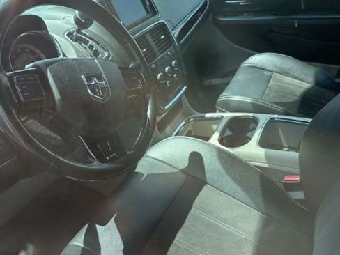 Used 2020 Dodge Grand Caravan SXT FWD image 4