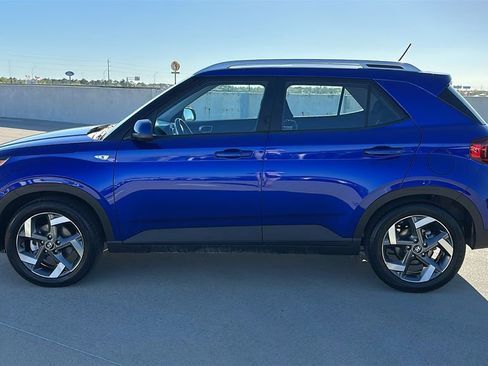 Used 2025 Hyundai Venue SEL image 10