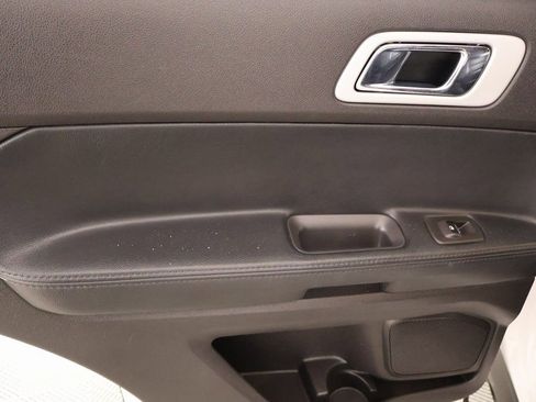 Used 2015 Ford Explorer XLT w/ Equipment Group 202B image 18