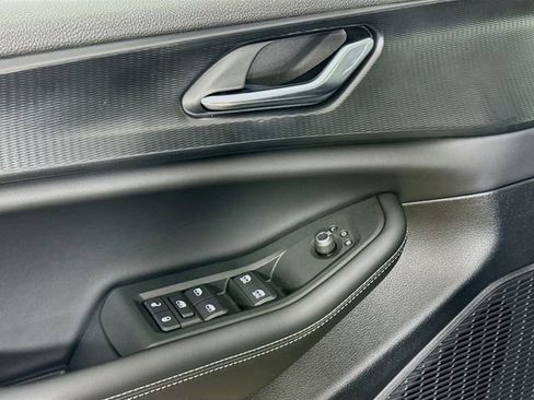 New 2025 Jeep Grand Cherokee Altitude image 18