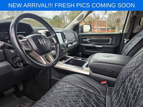 Used 2015 RAM 1500 Laramie w/ Convenience Group image 8