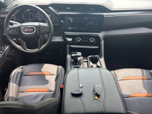 Used 2024 GMC Sierra 1500 AT4 w/ AT4 Premium Package AWD/4WD image 16
