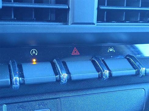 Used 2024 Chevrolet Colorado Trail Boss image 24