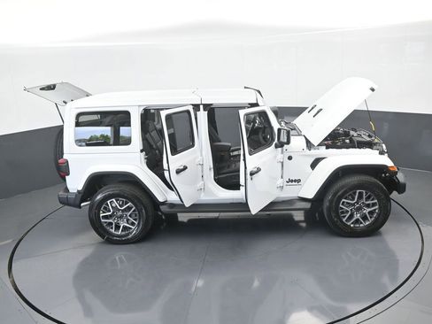 Used 2025 Jeep Wrangler Sahara AWD/4WD image 67