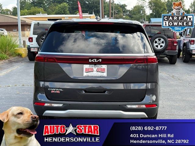 Used 2023 Kia Carnival LX FWD image 4