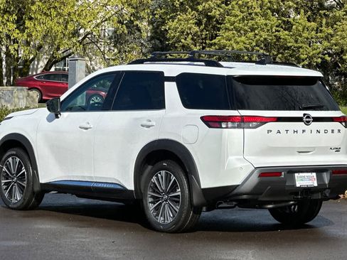 New 2026 Nissan Pathfinder Platinum AWD/4WD image 6