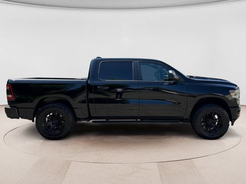 Used 2024 RAM 1500 Laramie AWD/4WD image 6