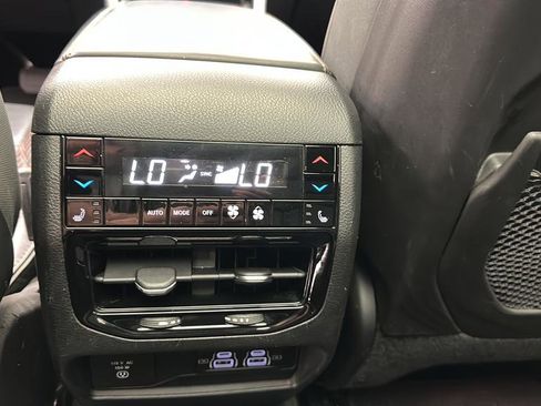 Used 2023 Jeep Grand Cherokee Summit AWD/4WD image 11