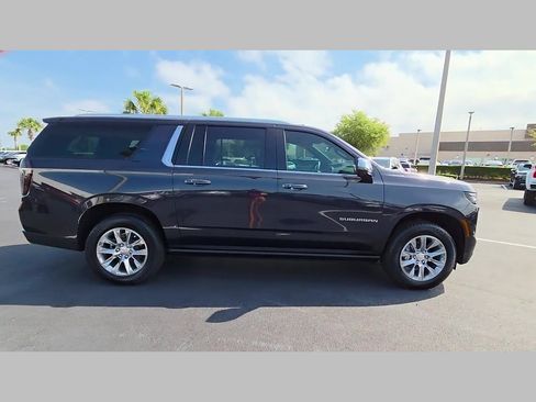 New 2025 Chevrolet Suburban Premier image 21