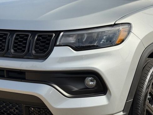 New 2026 Jeep Compass Latitude image 11