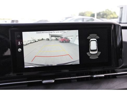 Used 2022 Kia Carnival EX FWD image 28