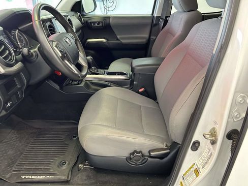 Used 2017 Toyota Tacoma SR5 w/ Tow Package RWD image 16