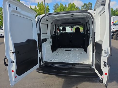 Used 2021 RAM ProMaster City Tradesman FWD image 12