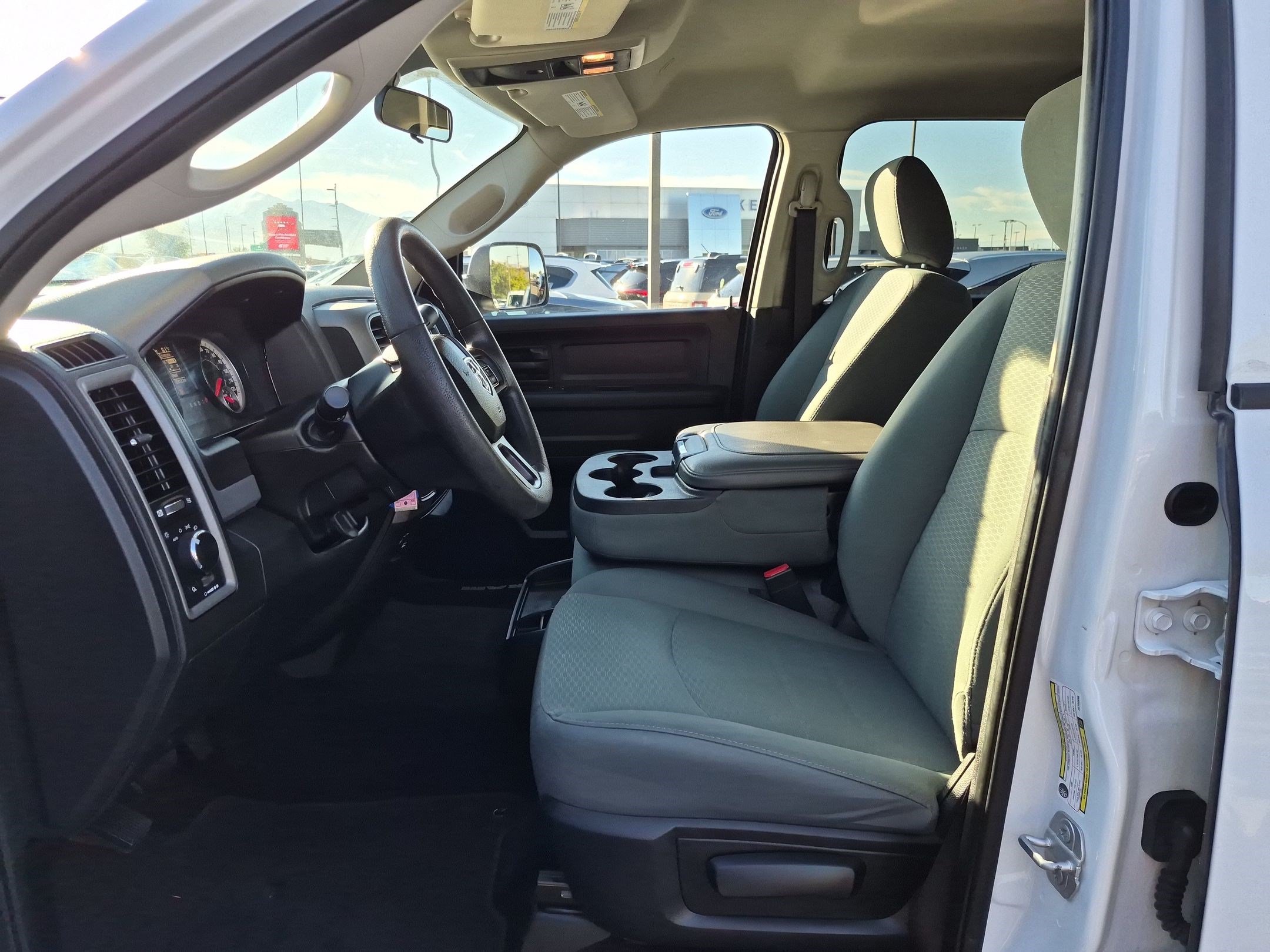 Used 2018 RAM 2500 Tradesman w/ Chrome Appearance Group AWD/4WD image 18