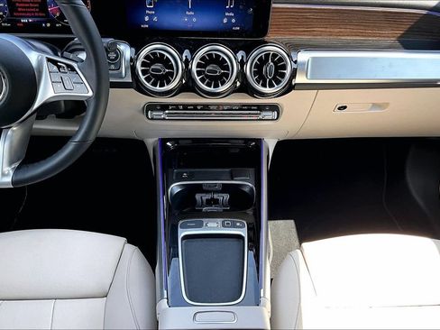 Used 2026 Mercedes-Benz GLB 250 4MATIC image 24