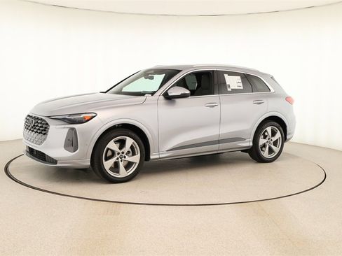 New 2025 Audi Q5 Prestige image 13