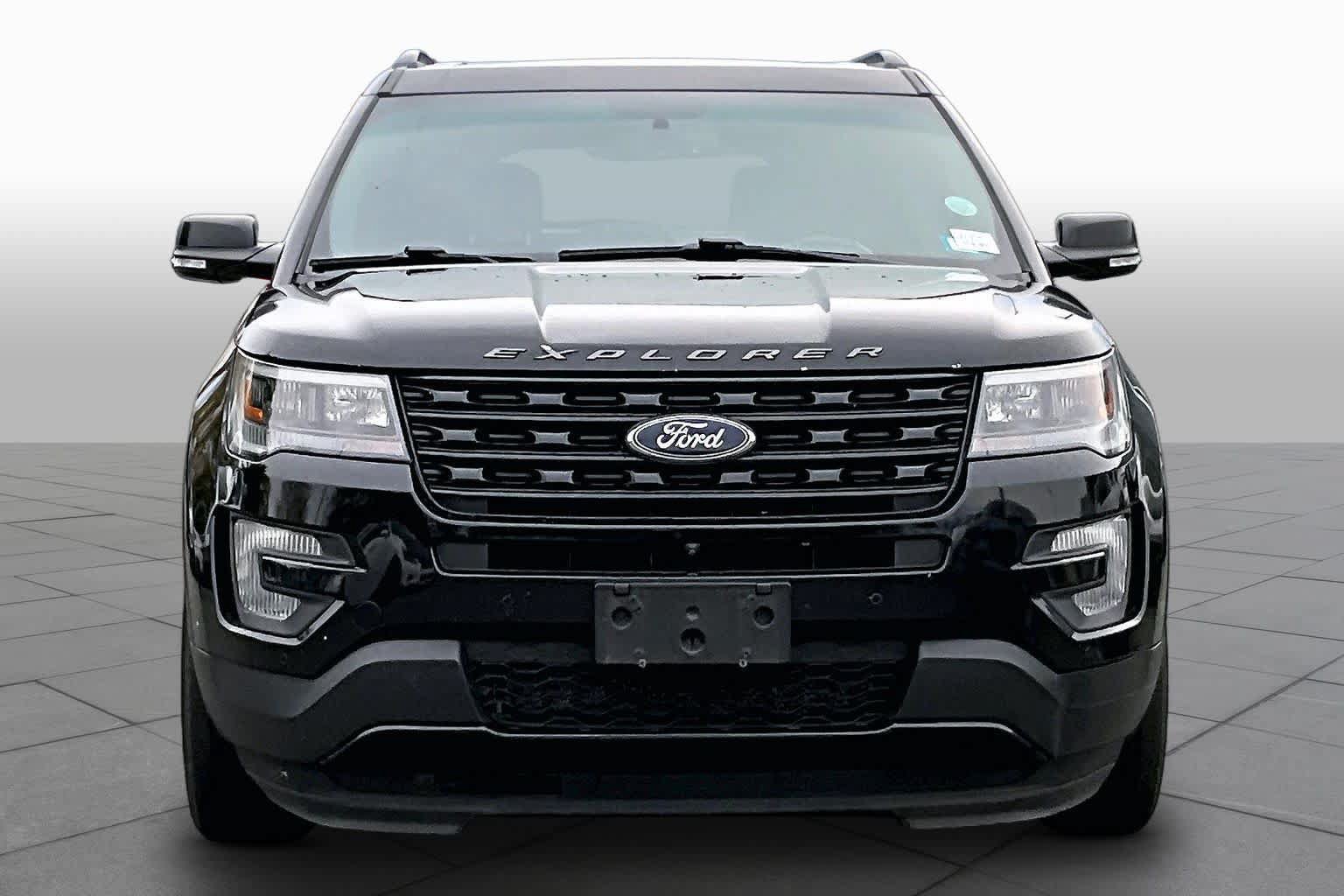 Used 2016 Ford Explorer Sport w/ Equipment Group 401A AWD/4WD image 4