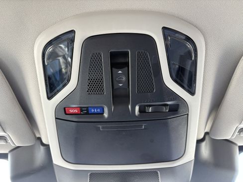 Used 2025 Subaru Outback Premium image 28