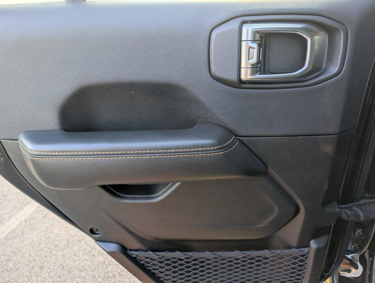 Used 2025 Jeep Wrangler Unlimited Sahara AWD/4WD image 34