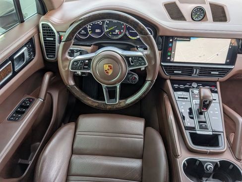 Used 2022 Porsche Cayenne E-Hybrid image 19