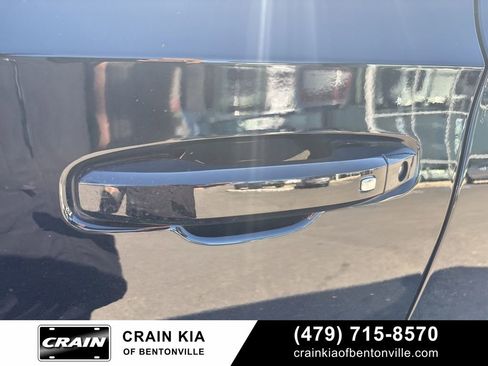 Used 2022 GMC Yukon AT4 w/ Technology Package image 11