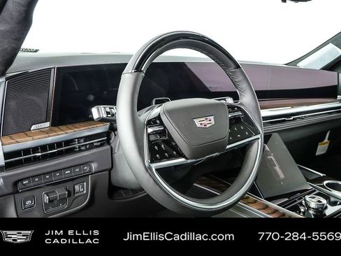 Certified 2026 Cadillac Escalade ESV Platinum Sport w/ LPO, ONYX Package AWD/4WD image 4