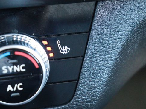 Used 2024 Mitsubishi Outlander 4WD Plug-In Hybrid image 21