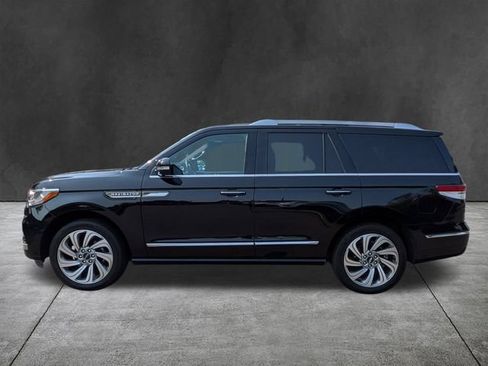 Used 2023 Lincoln Navigator Reserve AWD/4WD image 8
