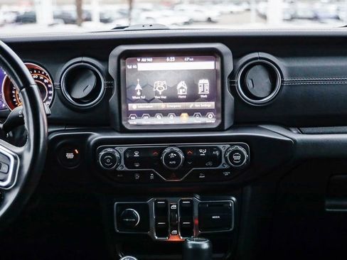 Used 2022 Jeep Gladiator Overland w/ Popular Equipment Package AWD/4WD image 16