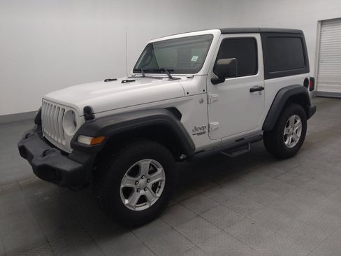 Used 2019 Jeep Wrangler Sport AWD/4WD image 2
